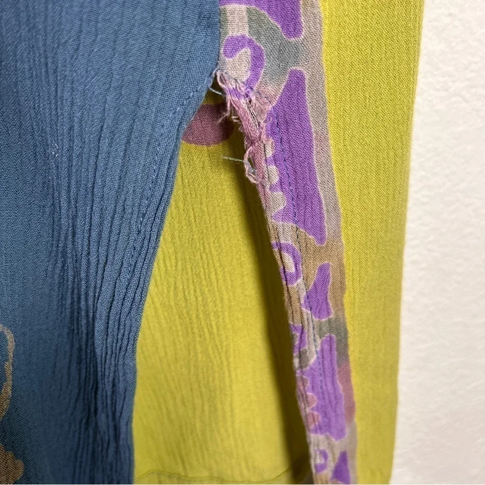 SOFT SURROUNDINGS Multi-colored Duster/Wrap. Size XL. One button closure.